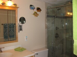 Second bathroom, same 6-way shower to relax after a 'hard' day.