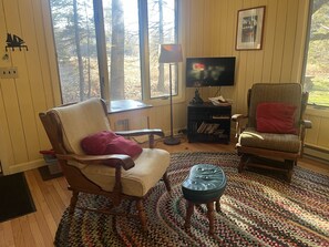 Opposite end of living room (with tv)