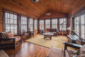 Boathouse Lounge room. 