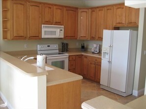 Fully equipped Kitchen with new appliances