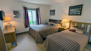Beaver Creek West Condo U-1 2nd bedroom with Queen bed & Twin bed