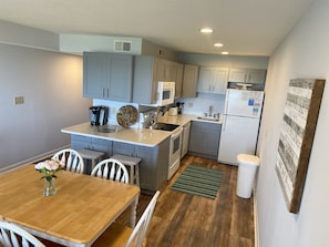 New Renovations -flooring, lighting, paint, cabinets, quartz, appliances
