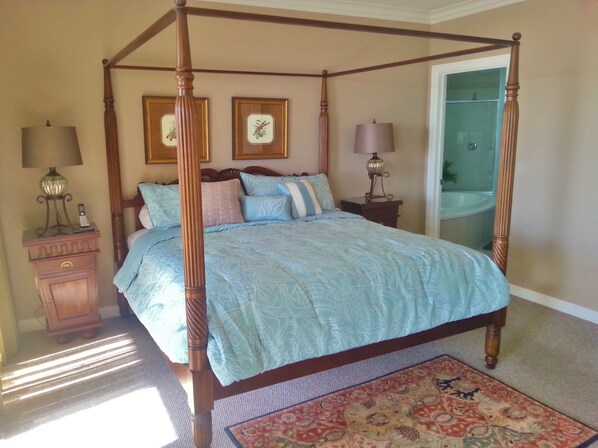 King size master suite with large private bath and private access to balcony
