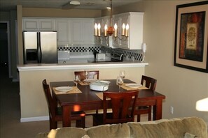Dining area has seating for up to 6. The table can be expanded.