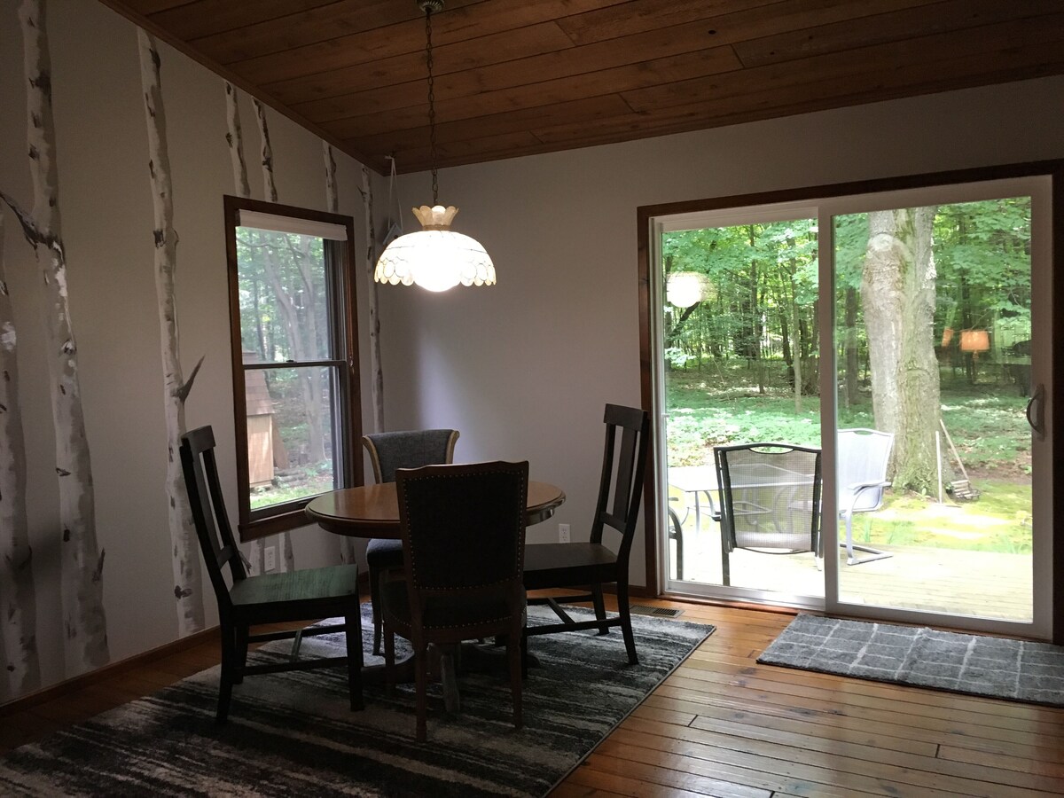 AVAILABILITY ~ PEAK SEASON DATES!!! Lakes, Trails, Bay, Nature & Dog Friendly!