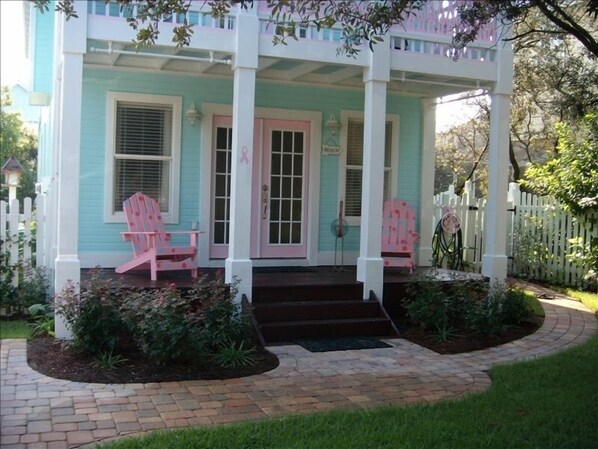 'BARBIE'S BEACH HOUSE'