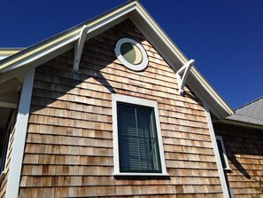 Under the crescent moon you can relax in your beautiful, private cottage!