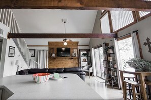 Dinning area/Living room: Sets 10