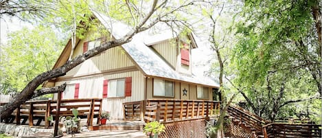 Welcome to Casa Rio River House, sleeps 10, pet friendly and right on the Frio River