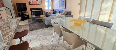 LIVING & DINING open plan