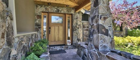 Beautiful and cozy entrance welcomes you!