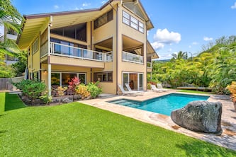 Steps to Keauhou Bay! Great Water Access! Pool! Foosball table!