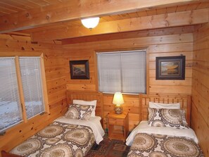 Bedroom 3 - 1st floor, 2 Twin beds