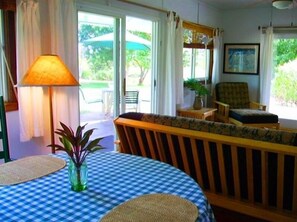 1 bdrm cottage ~ open, airy & very private with ocean view