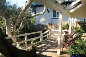 very private front porch seating area