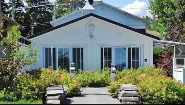 Front View of Carriage House facing the Bay!