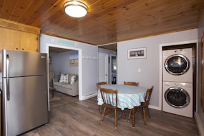 Kitchen eating area