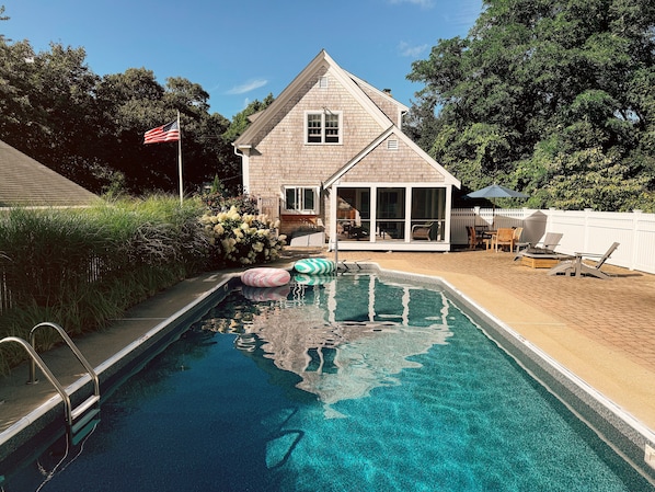 Back of house, pool area