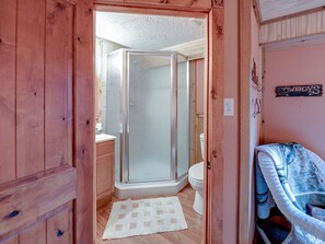 1 Bathroom with Stand-Up shower