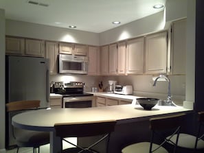 Complete and well equipped kitchen with all the amenities.