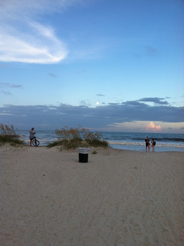 The Beach - A 5 minute walk and we provide Beach Chairs and a Beach Cart