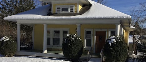 Fresh snow on Montreat Road.



Spacious den. Great for games or watching TV.
