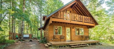 Lake Creek Cabin