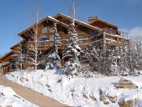 Lower Deer Valley - Private Home, extended hot tub deck and heated driveway 