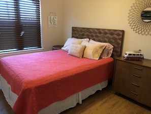 Second bedroom queen sz bed