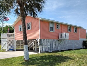  Our Island Beach House is the perfect "Seclusion" Getaway. Beachy Sunset Coral.