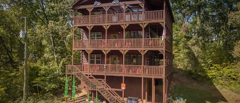 Pigeon Forge Cabin "Antler Run"