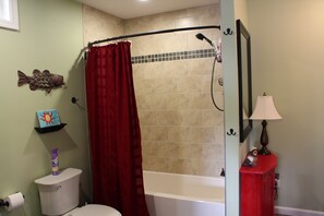 Nice tub/shower combo