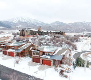 Beautiful view of the Stillwater Lodge and Deer Valley  Gondola.