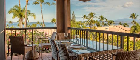 Enjoy spectacular ocean panoramas from the condo's main lanai!