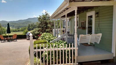 "Wonderful cabin getaway" "Just what we wanted" "Oh, the view from the sunroom"