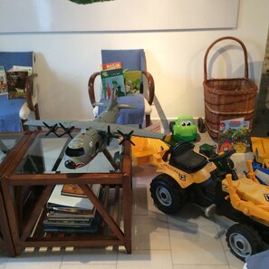 Kids - many toys and books for you!