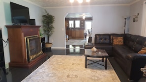 Open floor plan, Living Room 
