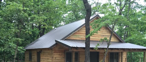 Fall Creek Cabins  1 mile from Lake  Norfork