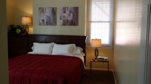 Master Bedroom - King
w/Bose Wave Radio