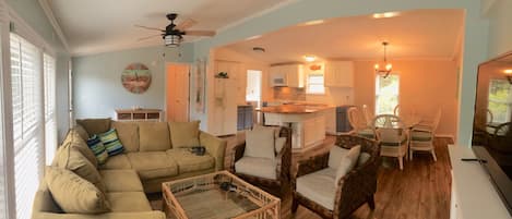 pano view of great room and kitchen