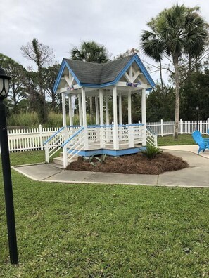 New landscaping by Border To Border Gardens!