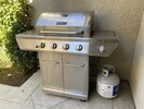A large grill to cook lunch or dinner!