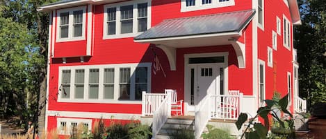 Steps to lake Michigan!  Create a family memories at Big Red in Beachwalk Resort