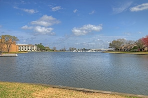 Direct access to Lake Conroe