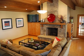 Den/TV room