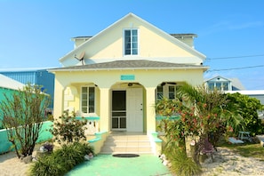 2 Story Waterfront Cottage on the Harbor Side of Spanish Wells 