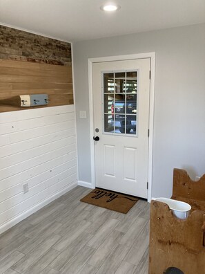 Entry/Mud Room