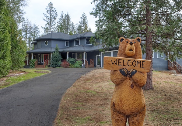 Front entrance to Mountain Manor