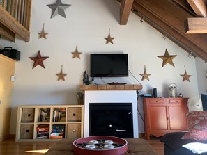 What the room looks like without the Christmas tree! 

