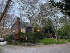 driveway from Alley on the left, parking on the right